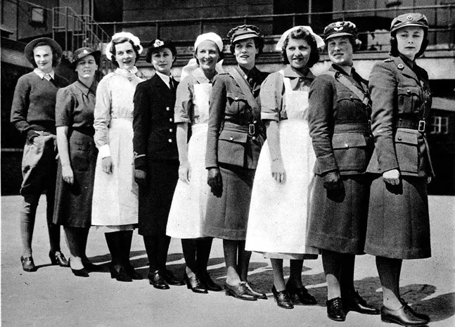 ww2_female_harrods_employees.jpg