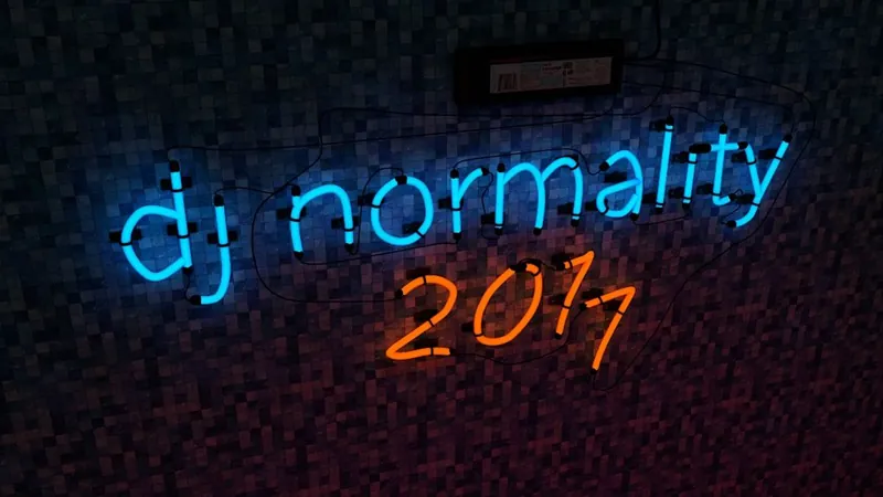 WOW2.jpg
